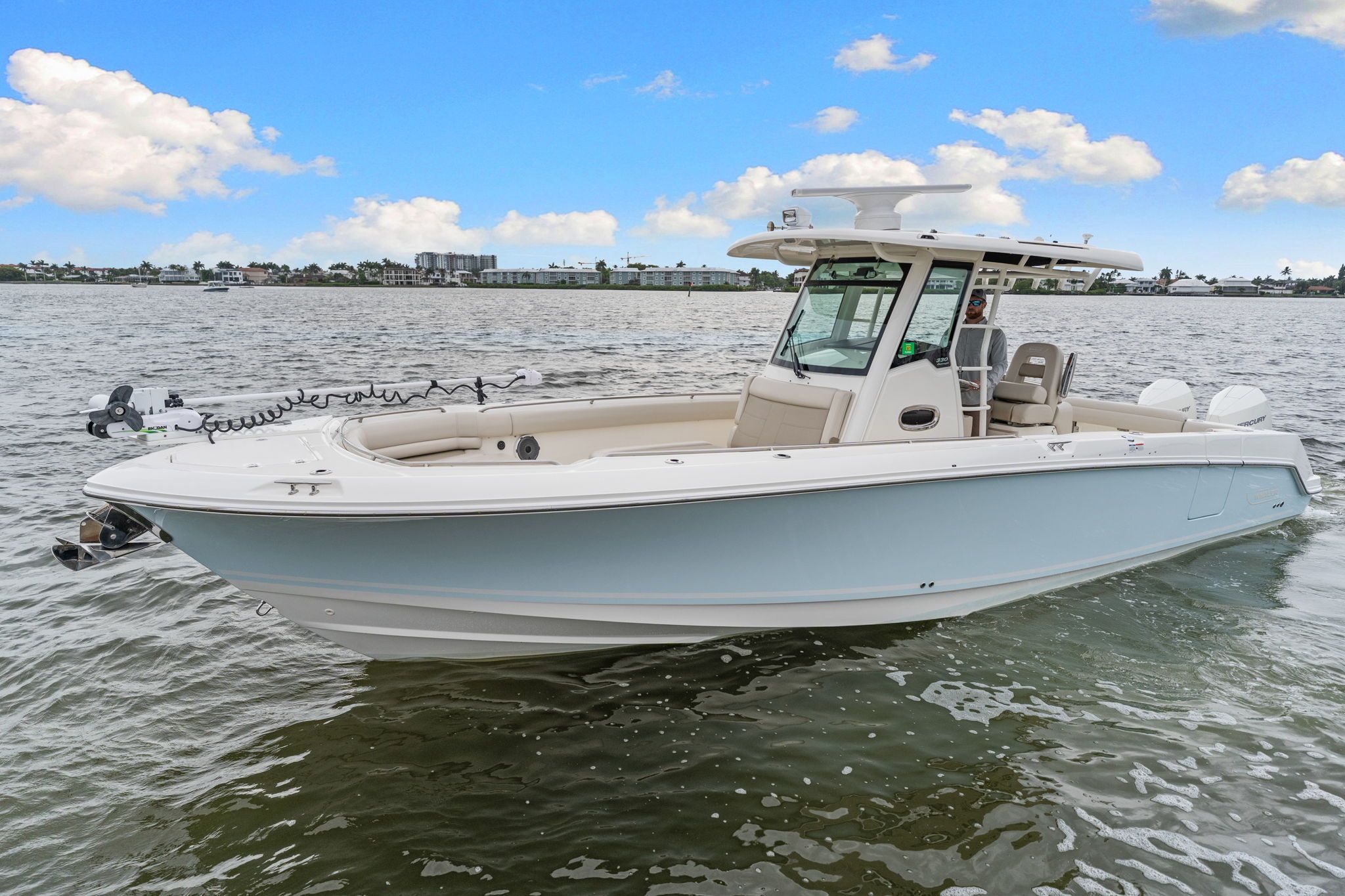 2022 Boston Whaler 330 Outrage - 7