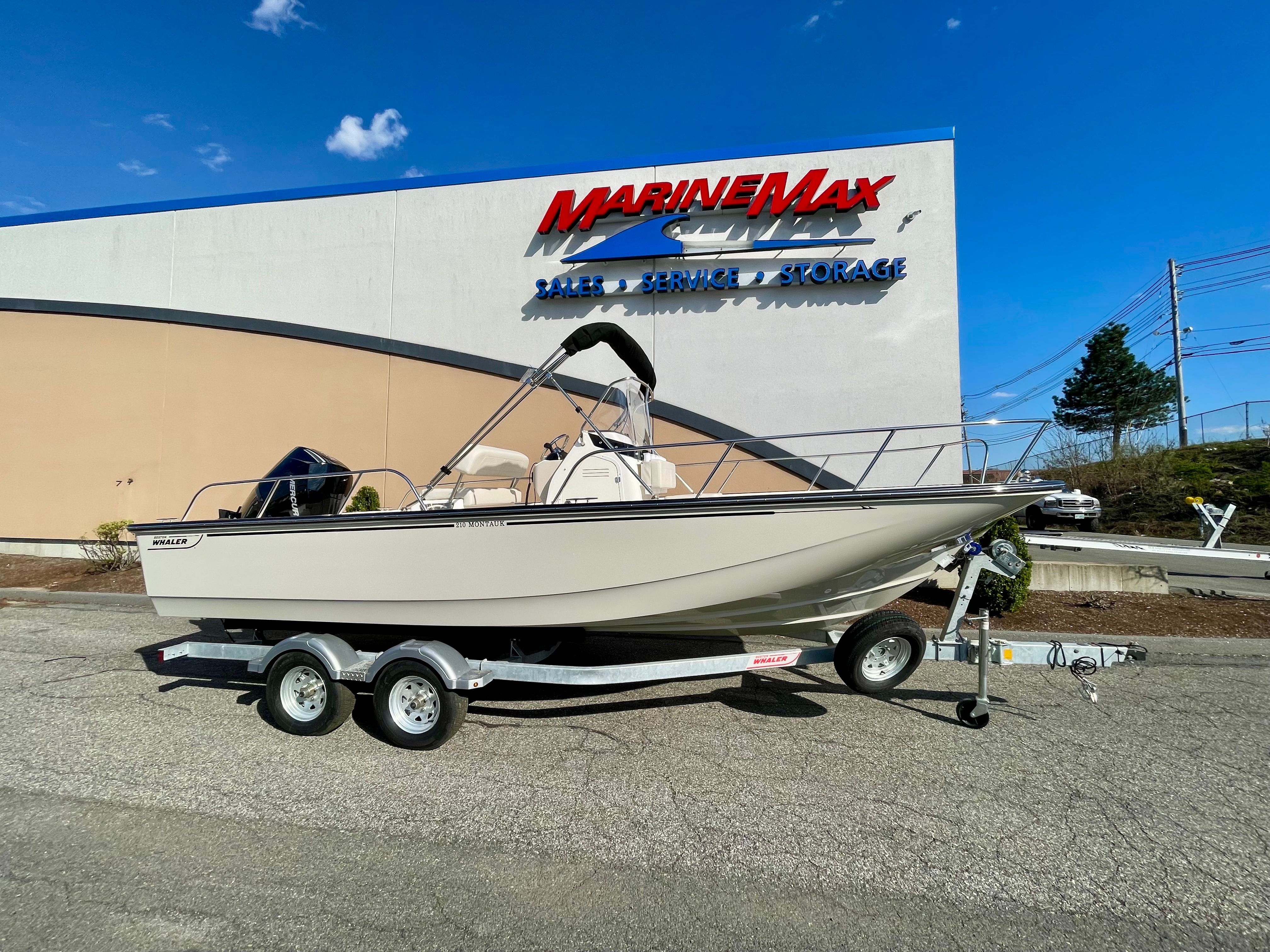 2026 Boston Whaler 210 Montauk
