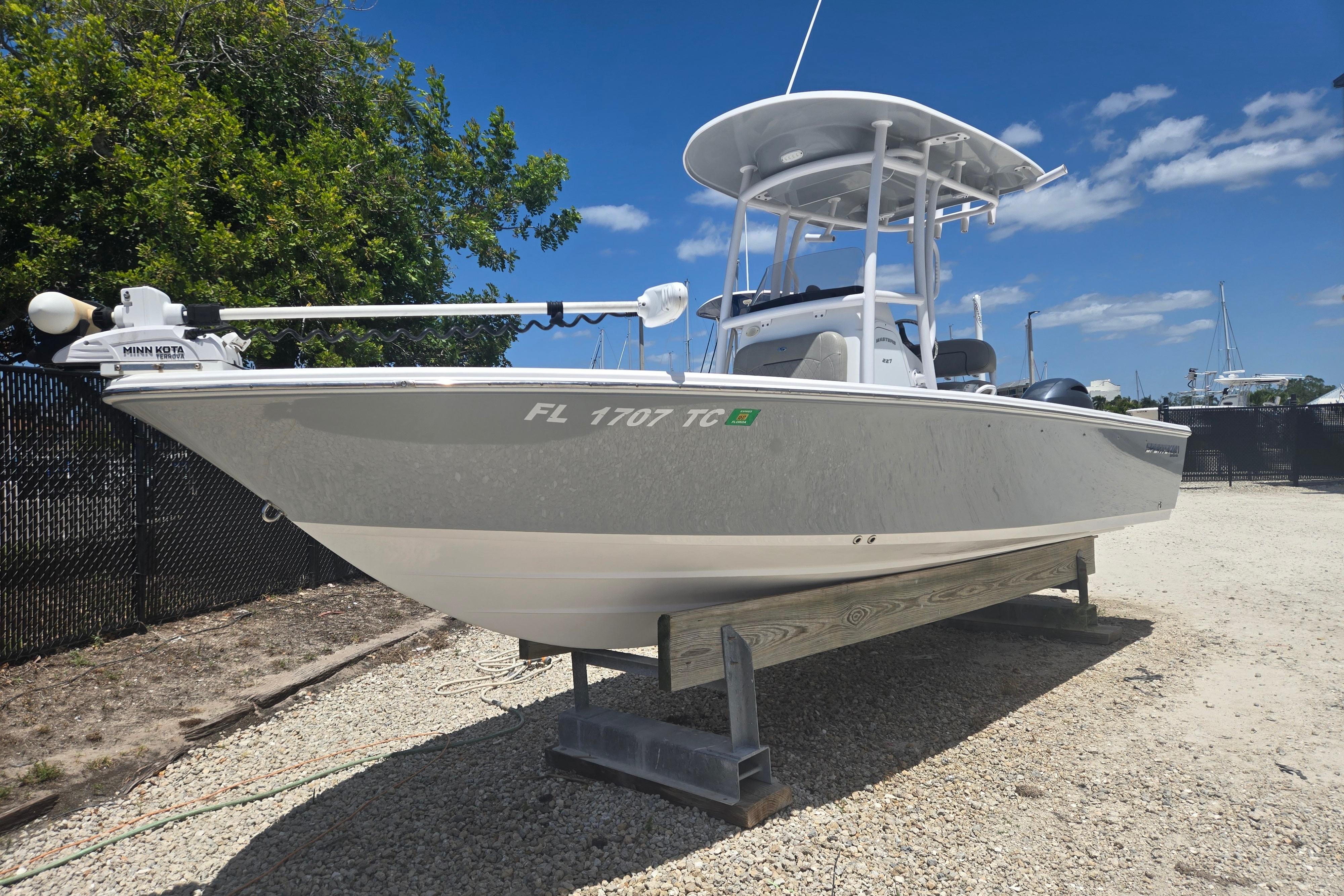 2022 Sportsman Masters 227 Bay Boat