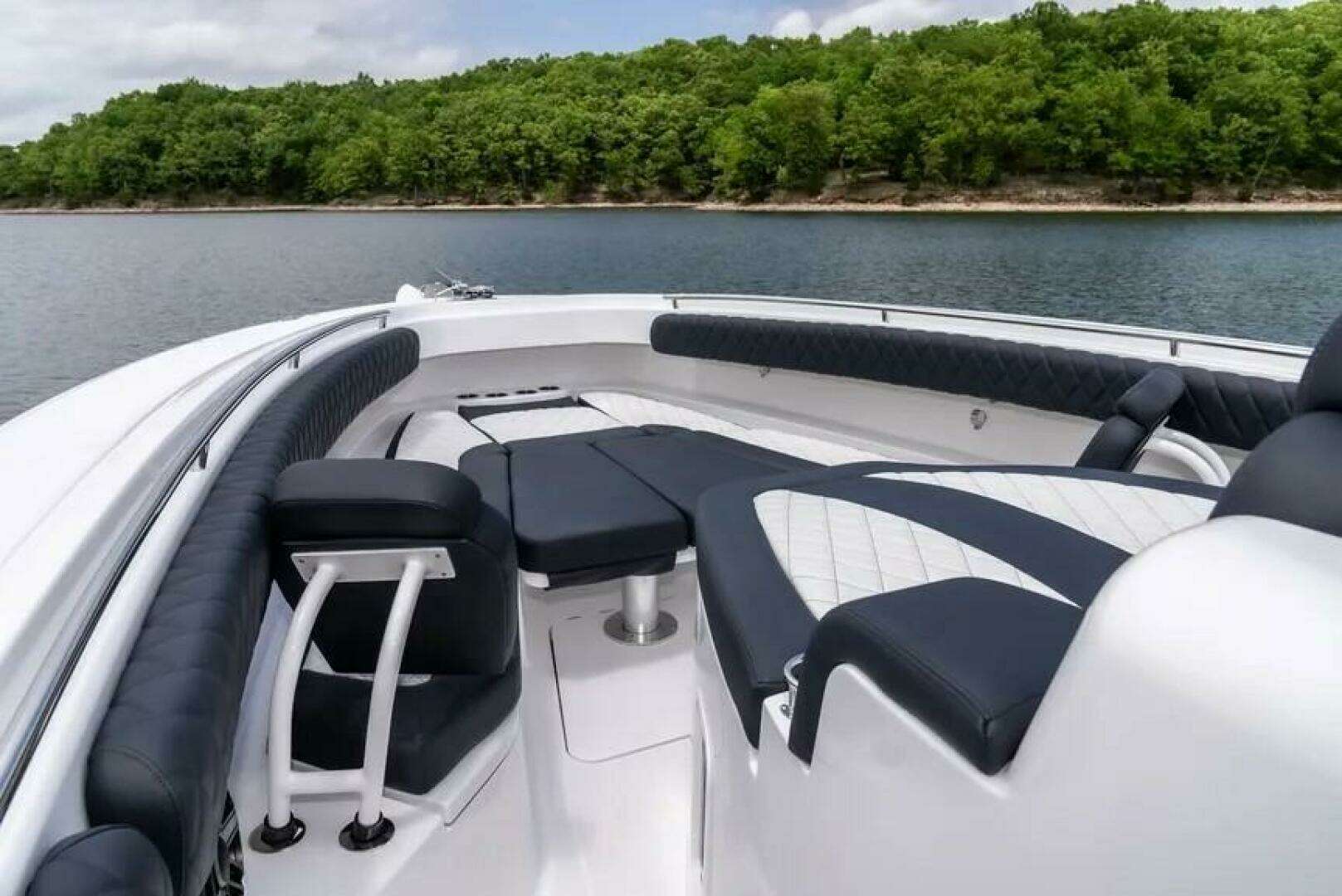 2024 HCB 42 Lujo - Image 29