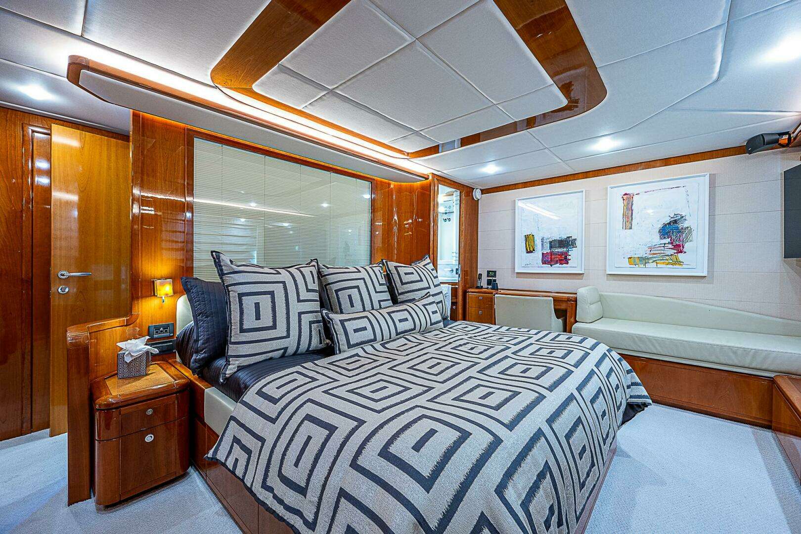 2006 Ferretti Yachts 830 - Image 80