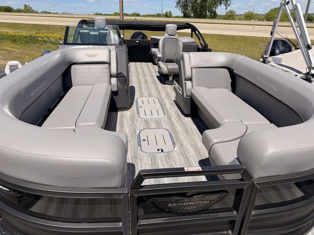 2025 Bennington M Quad Bench 24 MFB Tritoon - 5
