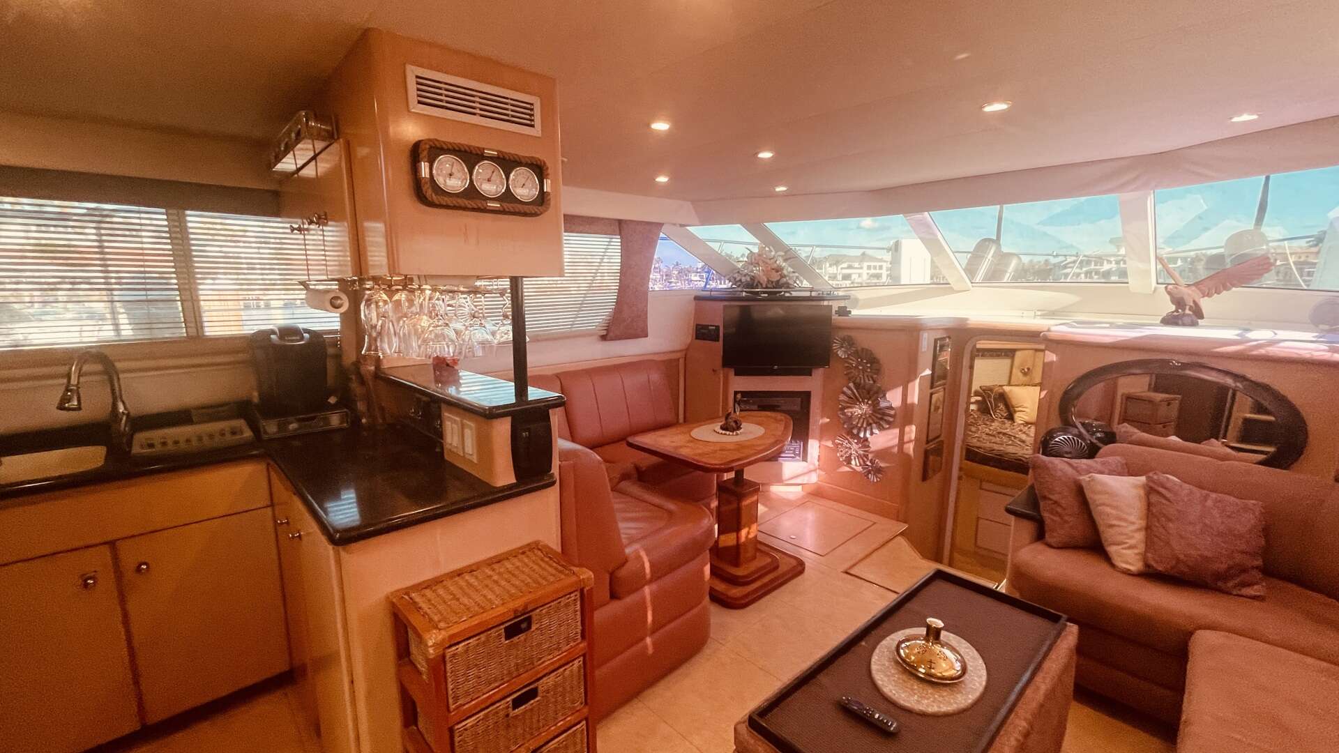 1997 CARVER YACHTS 500 COCKPIT MY - Image 19