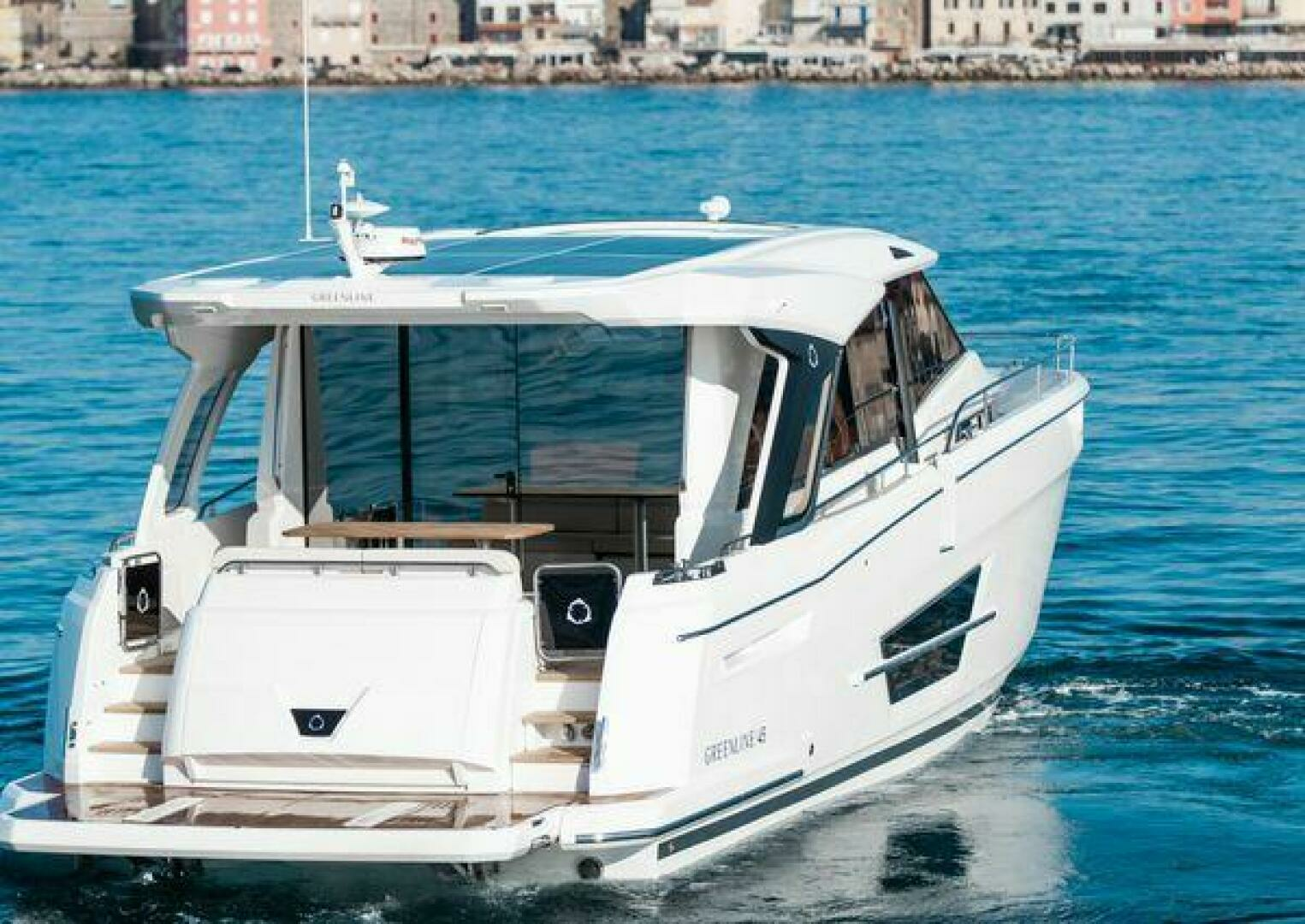 2027 Greenline 45 Coupe - Image 11
