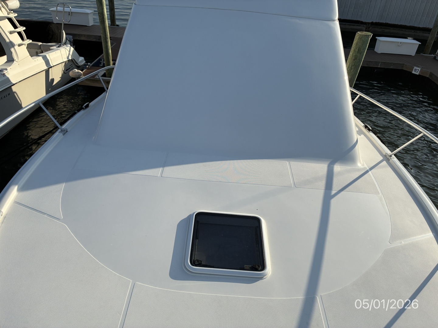 2005 Luhrs Convertible - Image 9