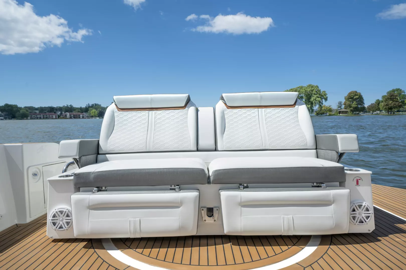 2021 Tiara Sport 43LE - Image 21