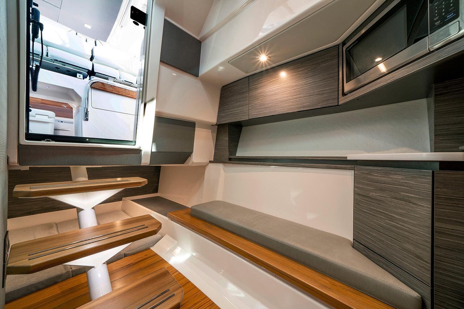 2026 Tiara Yachts 43LS - 17