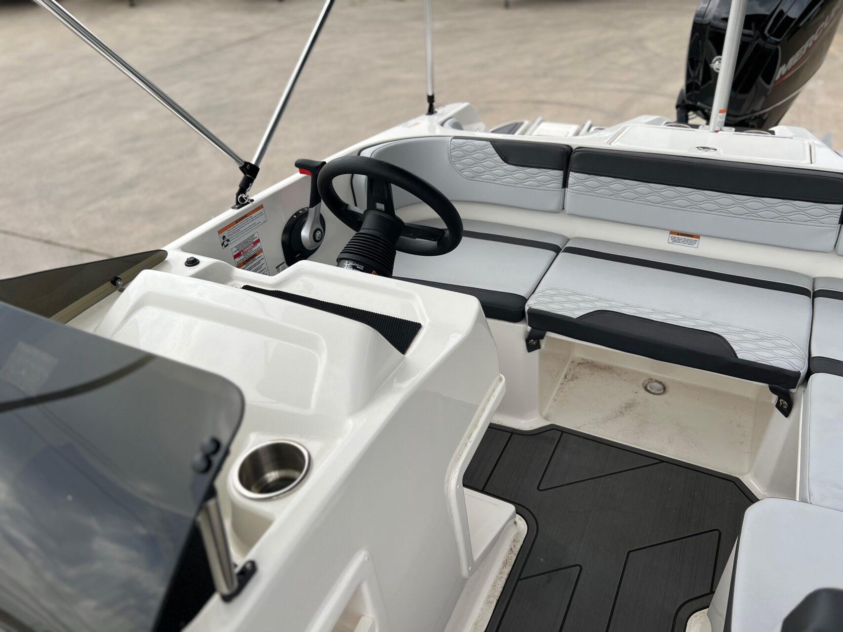 2023 Bayliner M17 - 12
