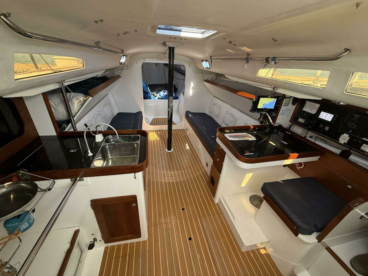 2018 J Boats J121 - Image 18