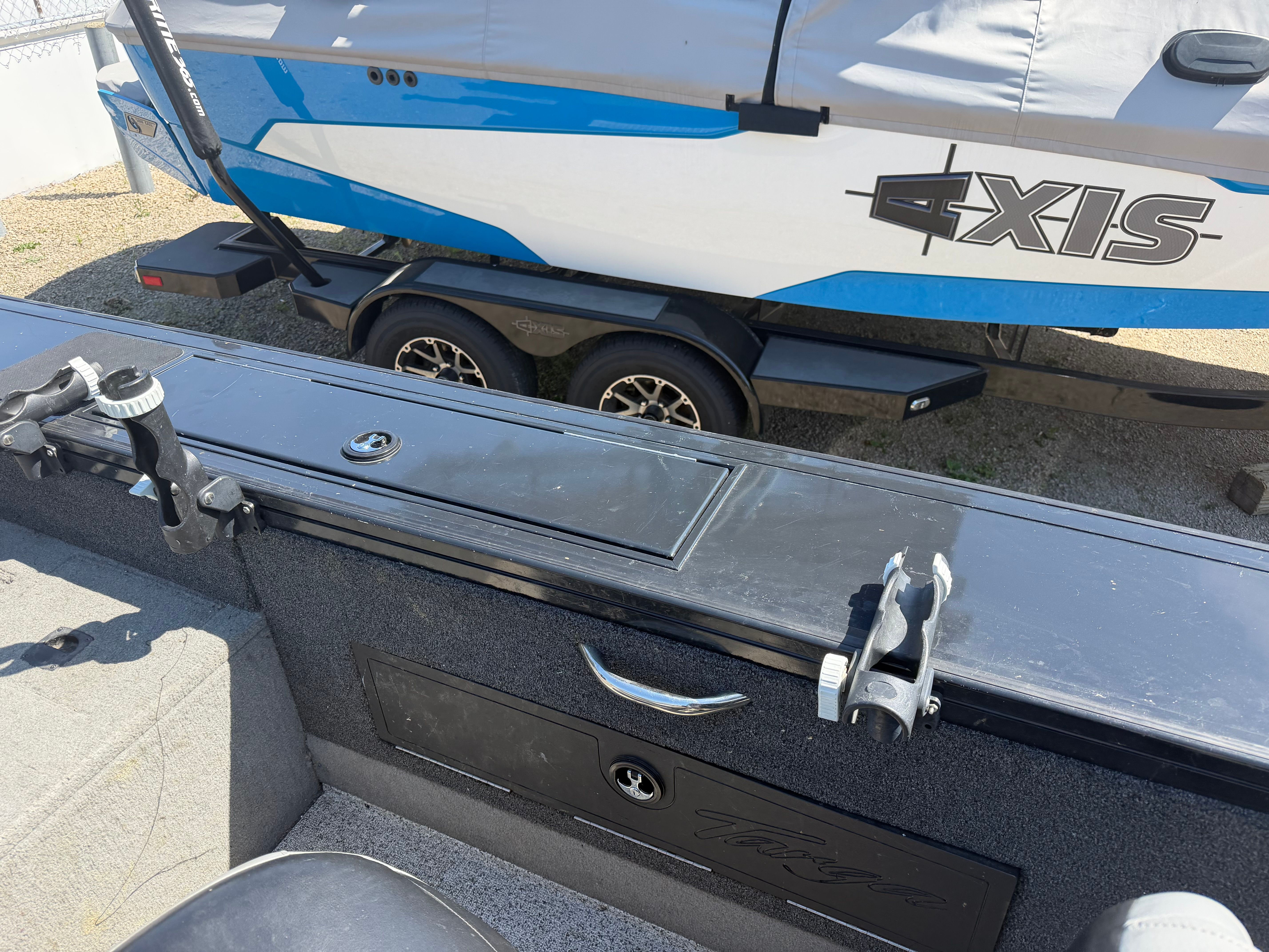 2011 Tracker TARGA V18WT - 37