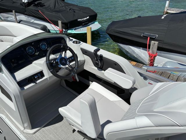 2026 Tahoe 2185 LTZ Quad Lounger - 21