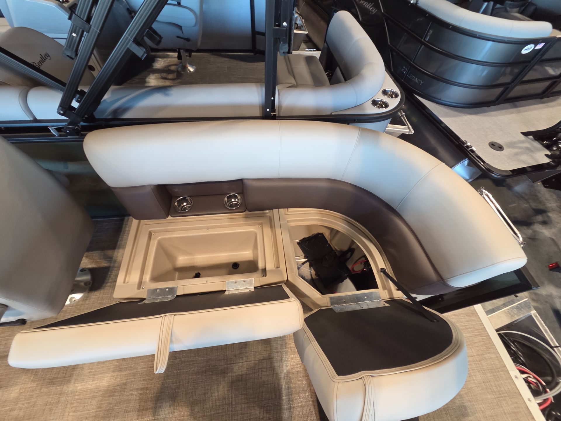 2026 Bentley Pontoons LE 200 CW - 19