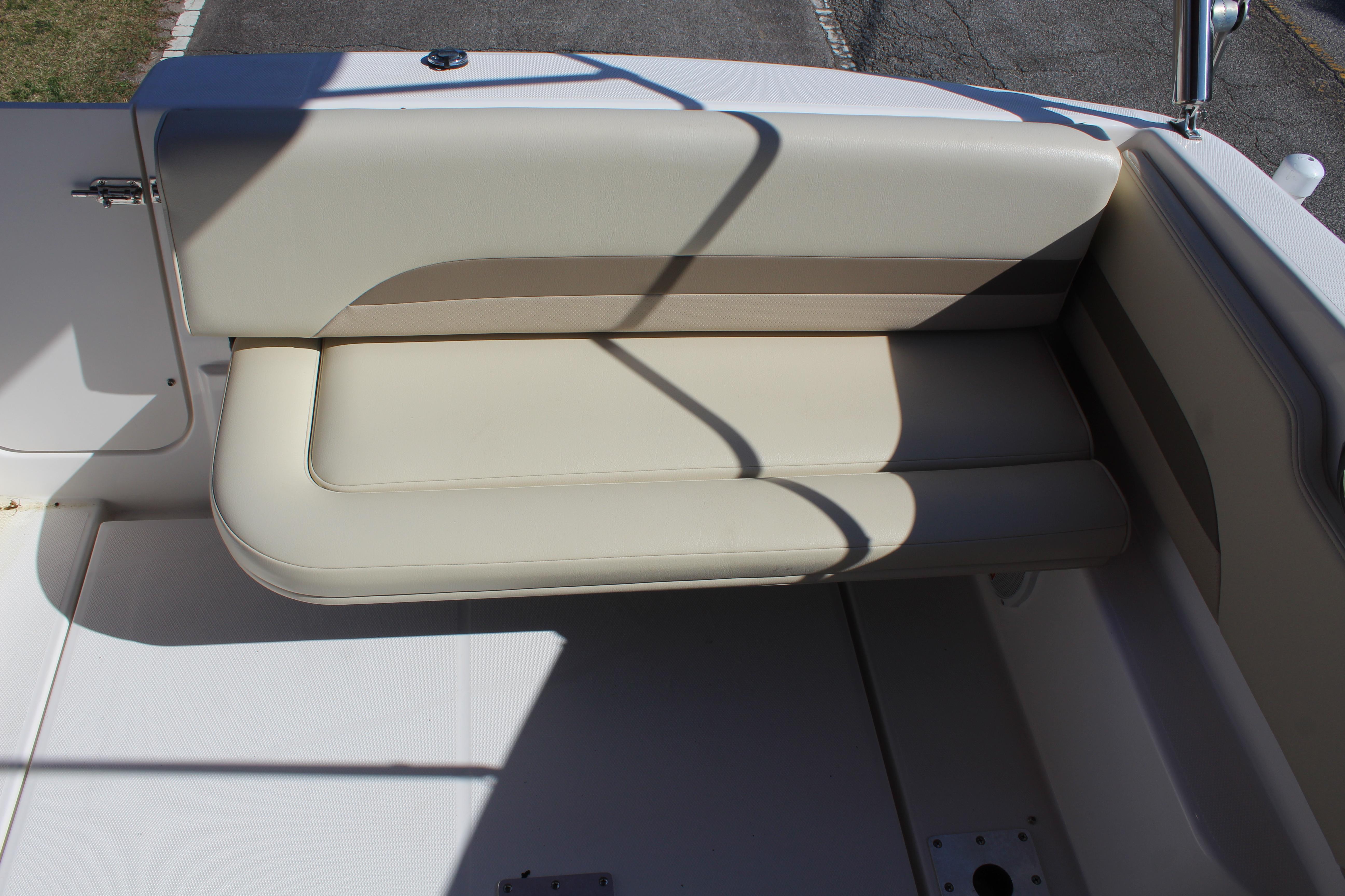 2004 Chaparral Signature 260 - 12