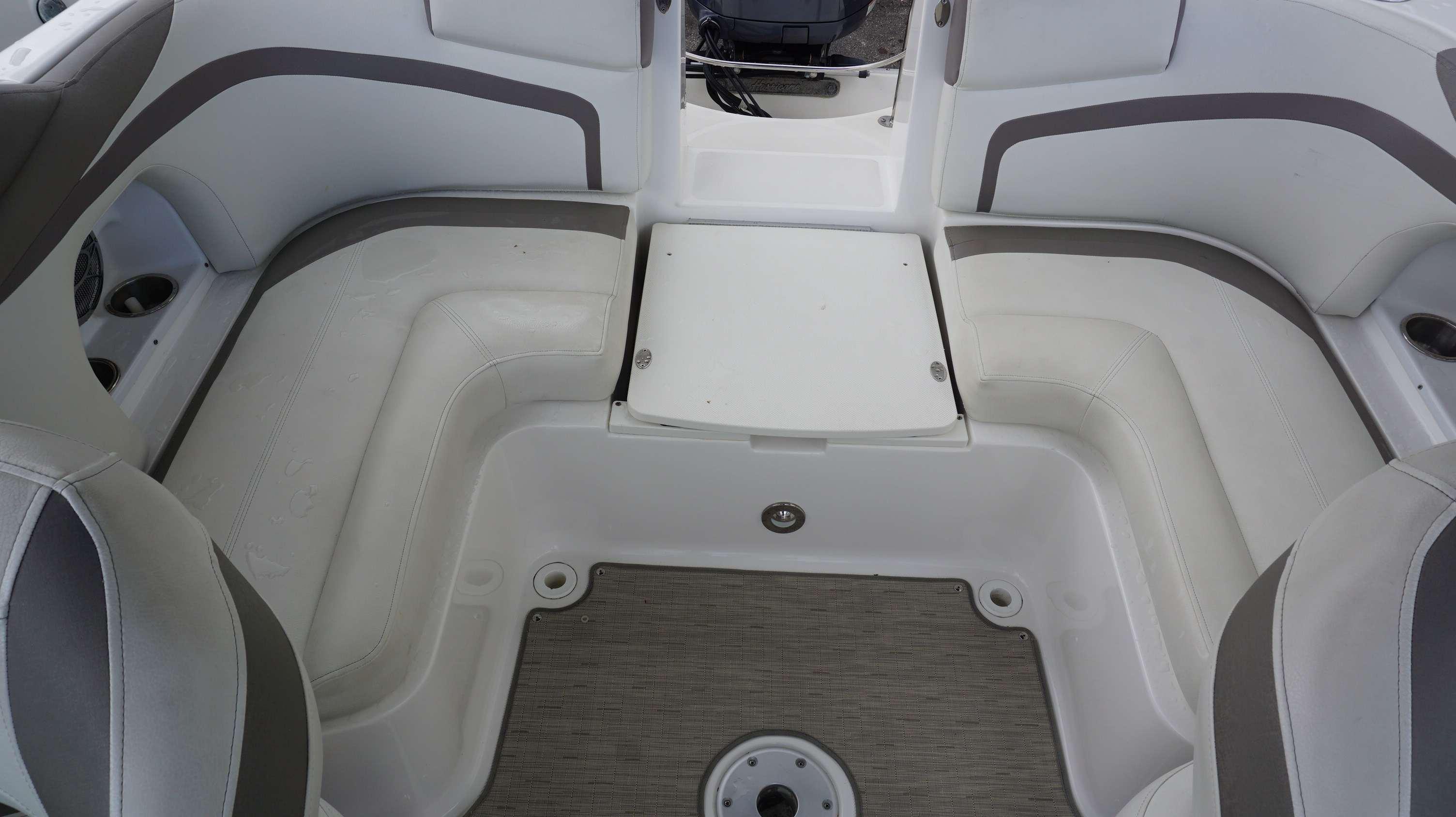2015 Hurricane 2486SD - 6