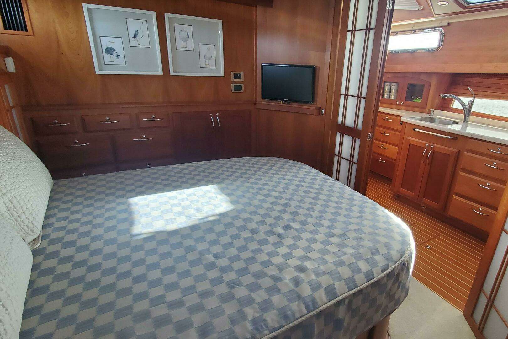 2012 Sabre 48 Salon Express - Image 36