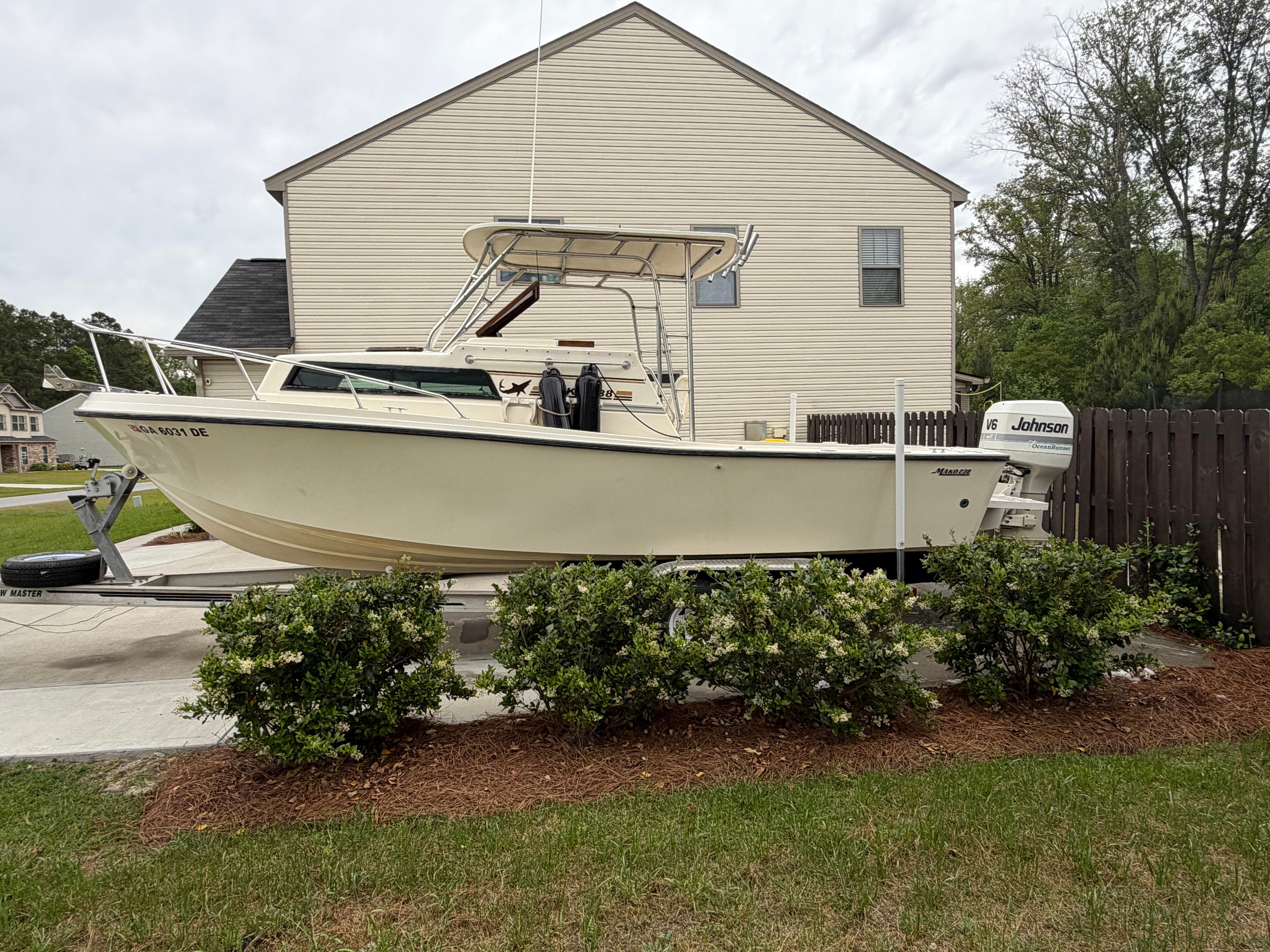1989 Mako 238 Mako