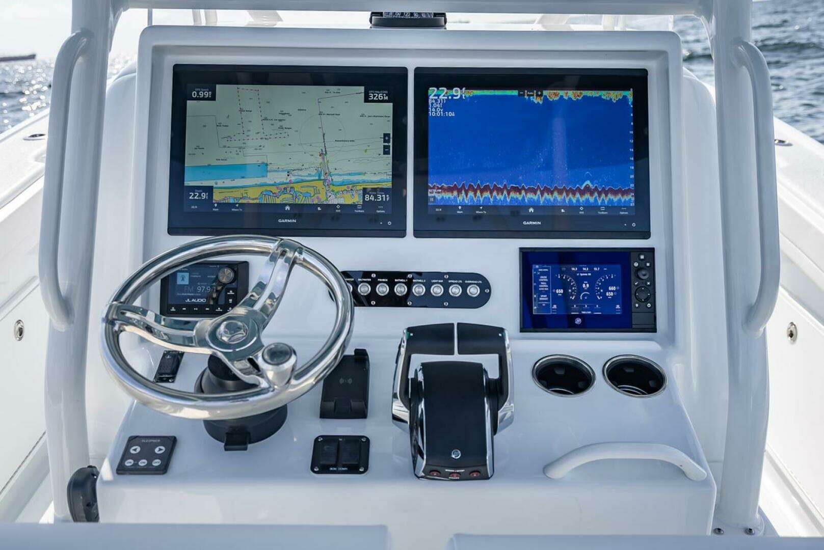 2025 Yellowfin 34 Offshore - Image 10
