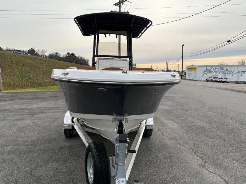 2025 Robalo R202 Explorer - 46
