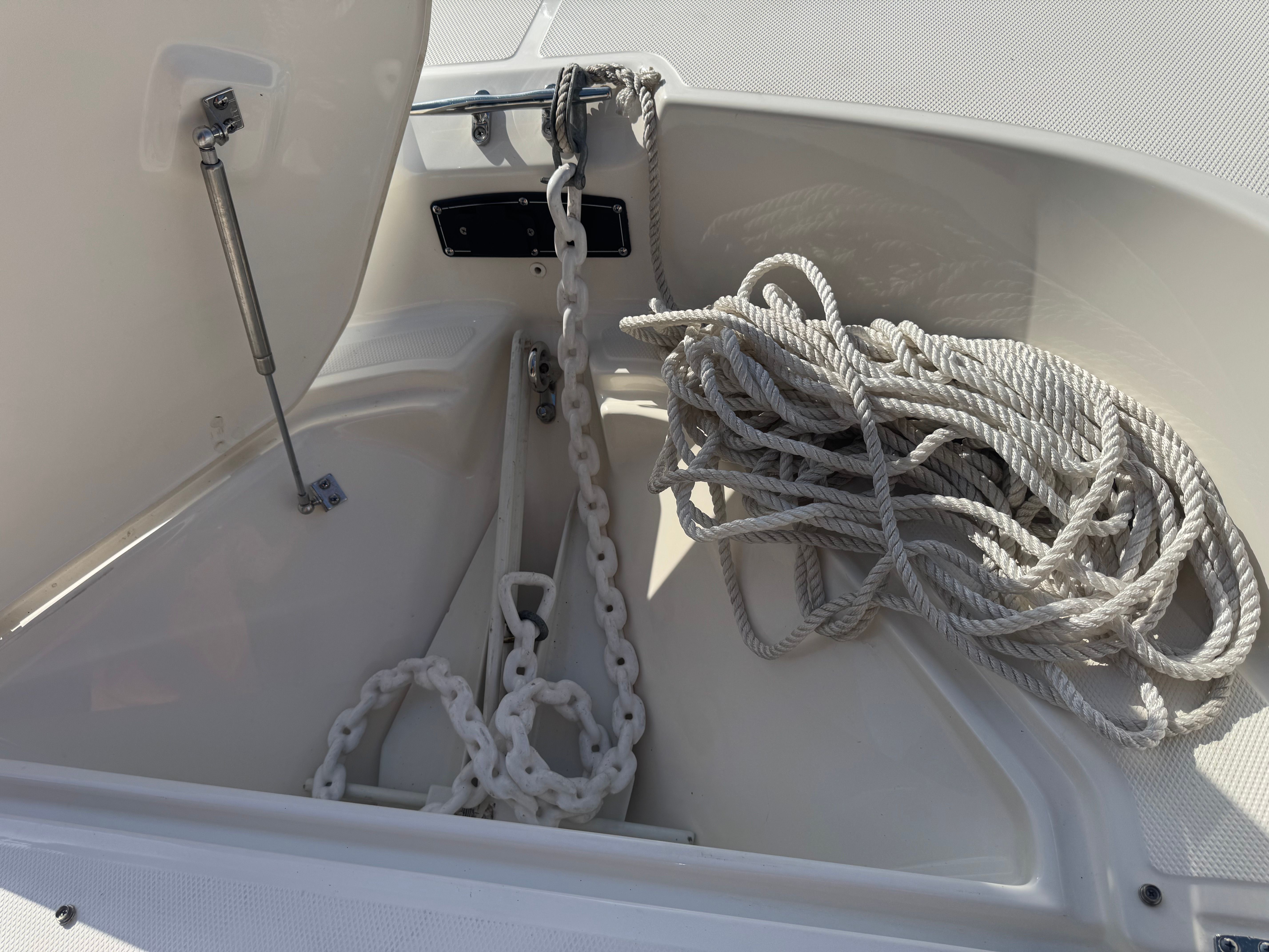 2023 Boston Whaler 170 Montauk - 12