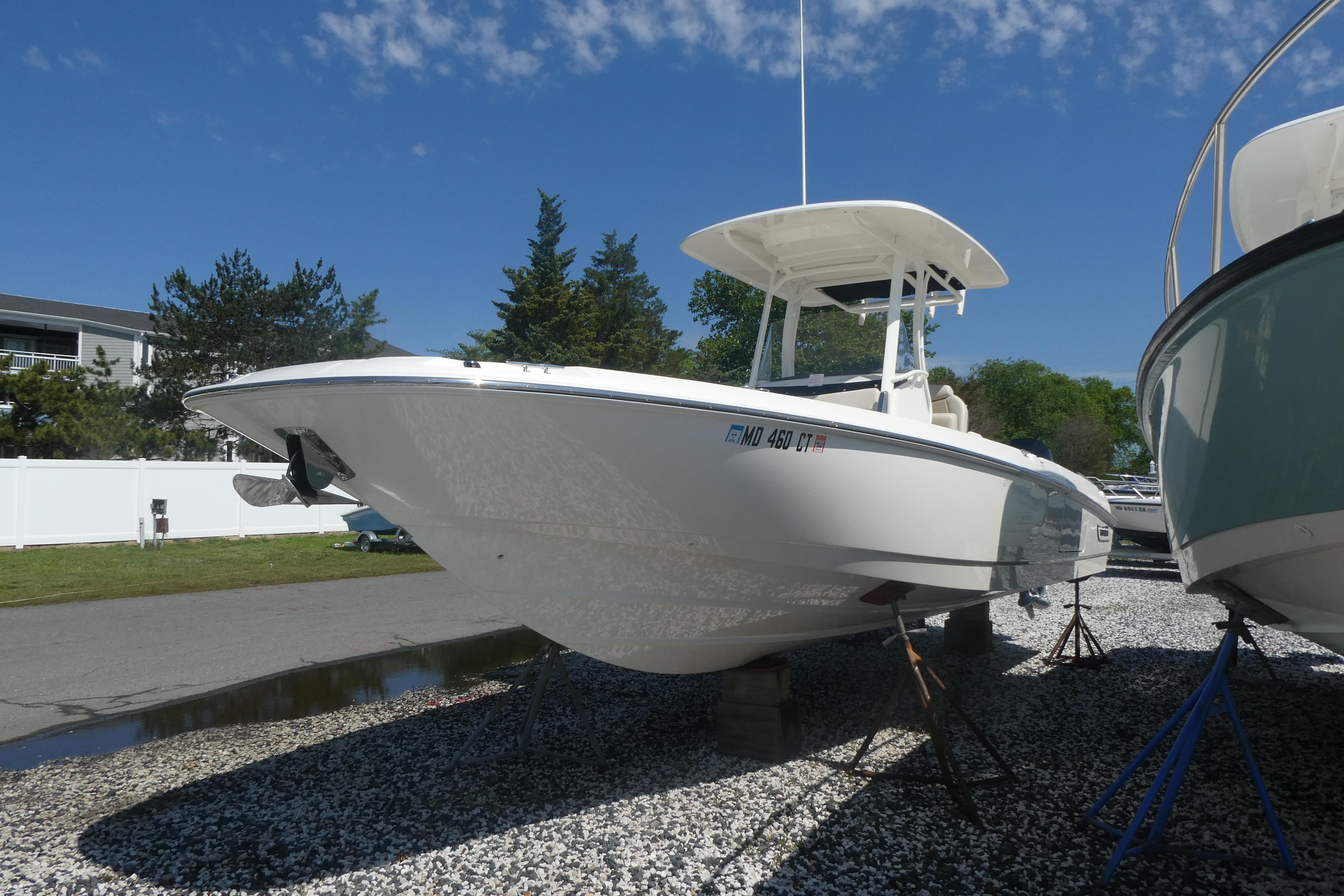 2019 Boston Whaler 270 Dauntless