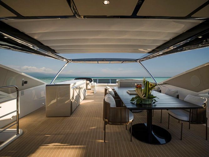 2026 Sunseeker 90 Ocean - Image 16