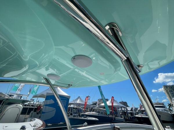 2026 Mag Bay 43 Center Console - 124