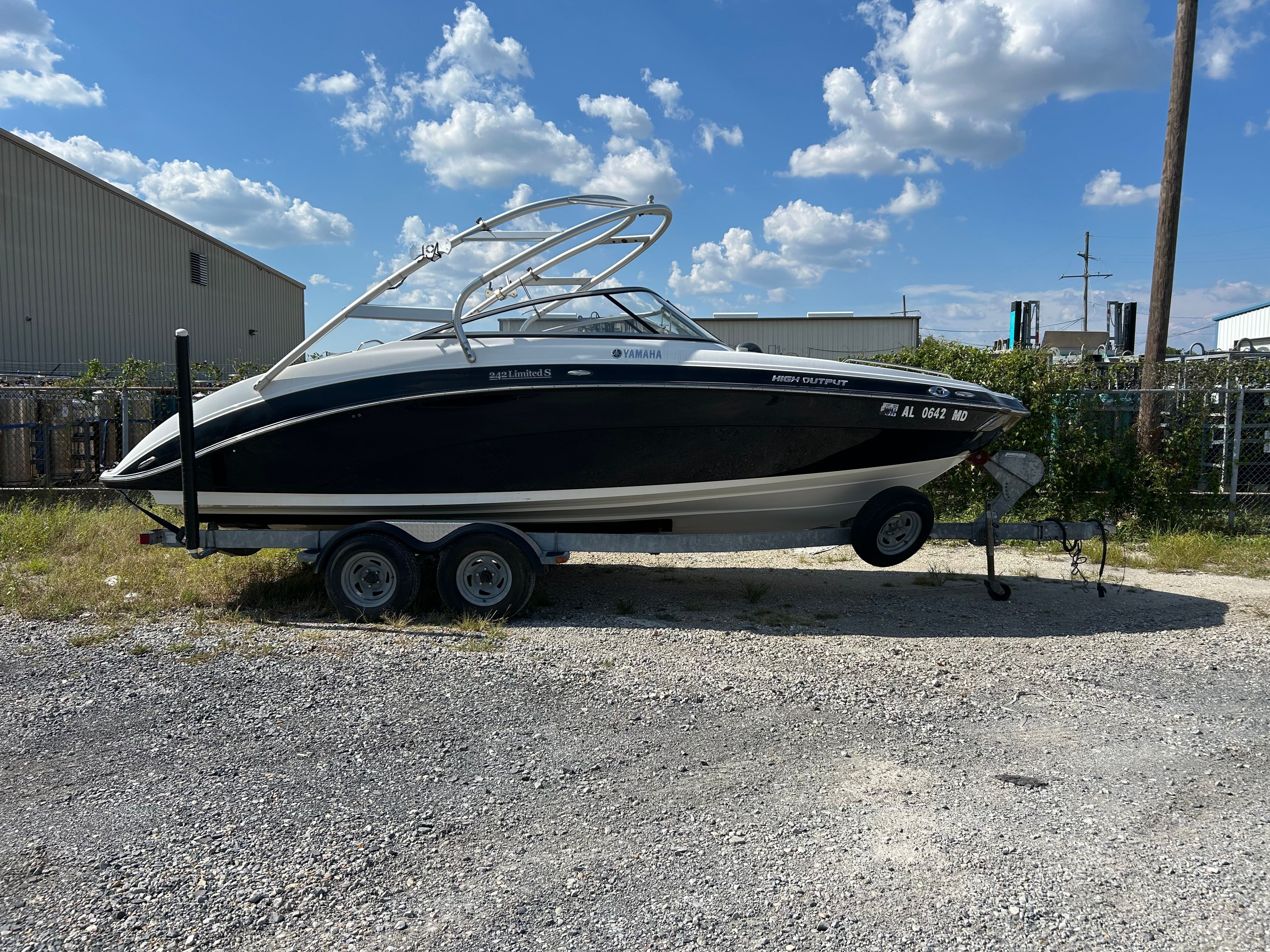2011 Yamaha Boats 242 Limited S - 2