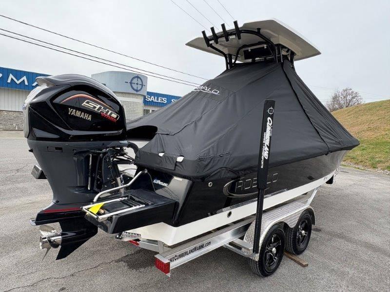 2025 Robalo 226 Cayman - 98