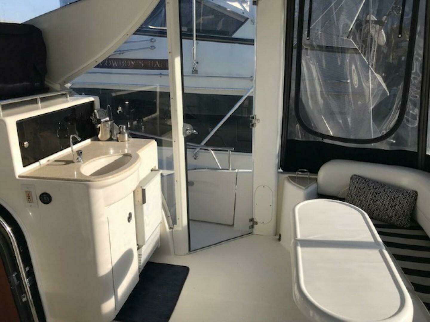 2004 Meridian 459 Motoryacht - Image 9