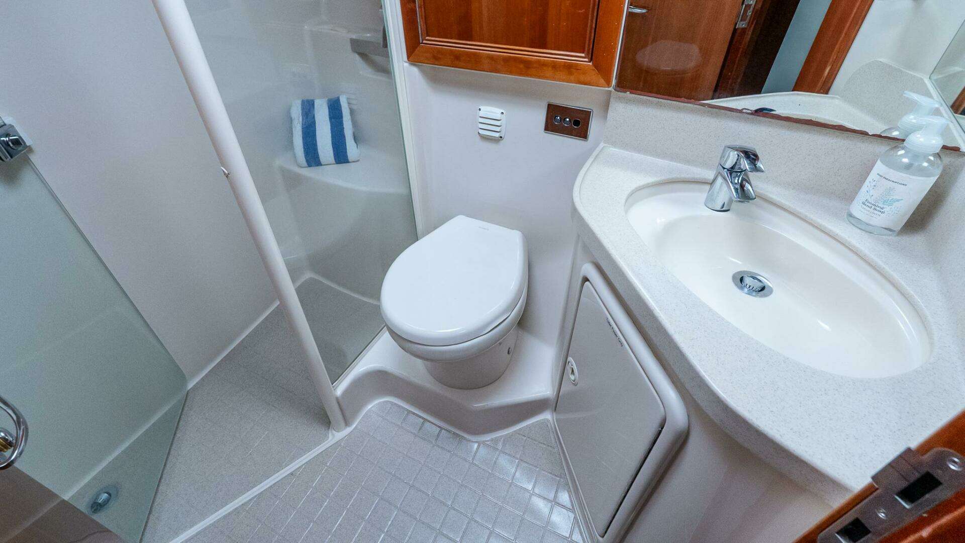 2005 Riviera 51 Flybridge - Image 52