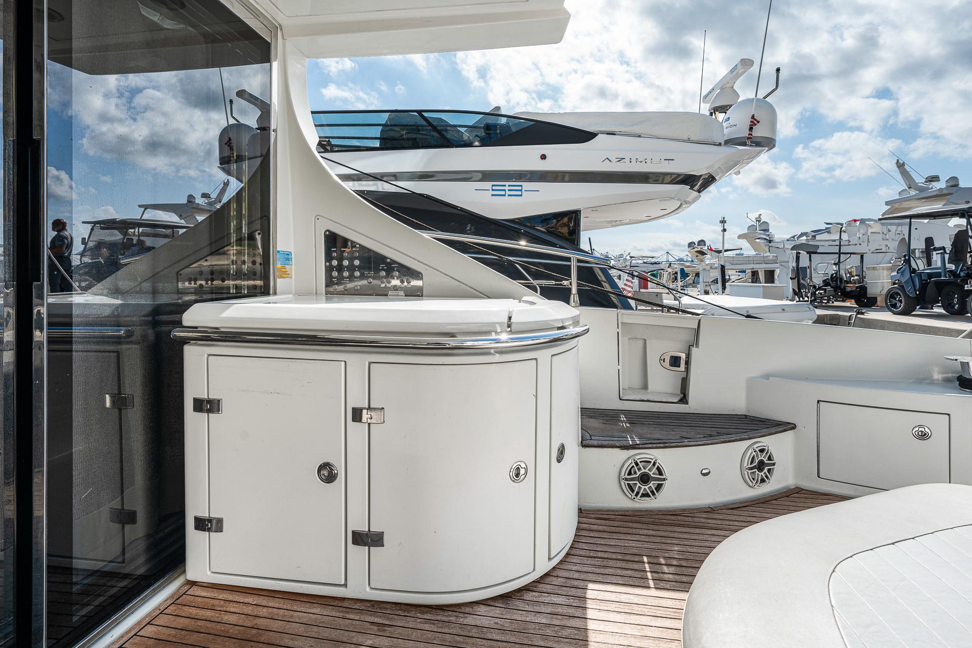 2007 Azimut 62S yacht deck with sleek design and modern amenities.