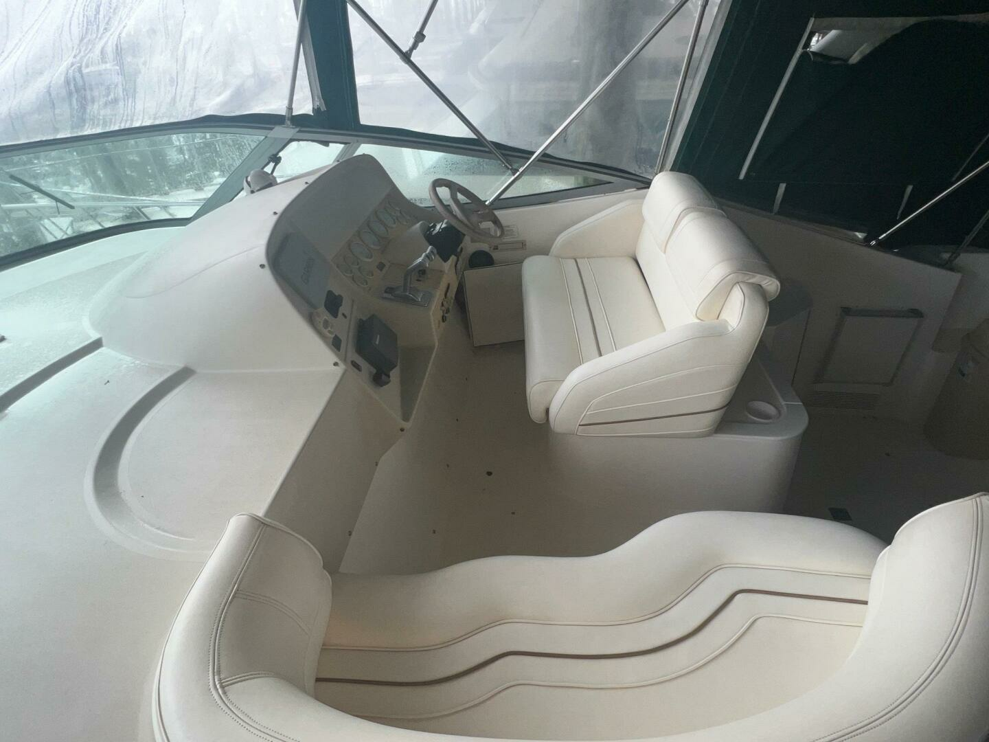 1997 Cruisers Yachts 3575 - Image 10