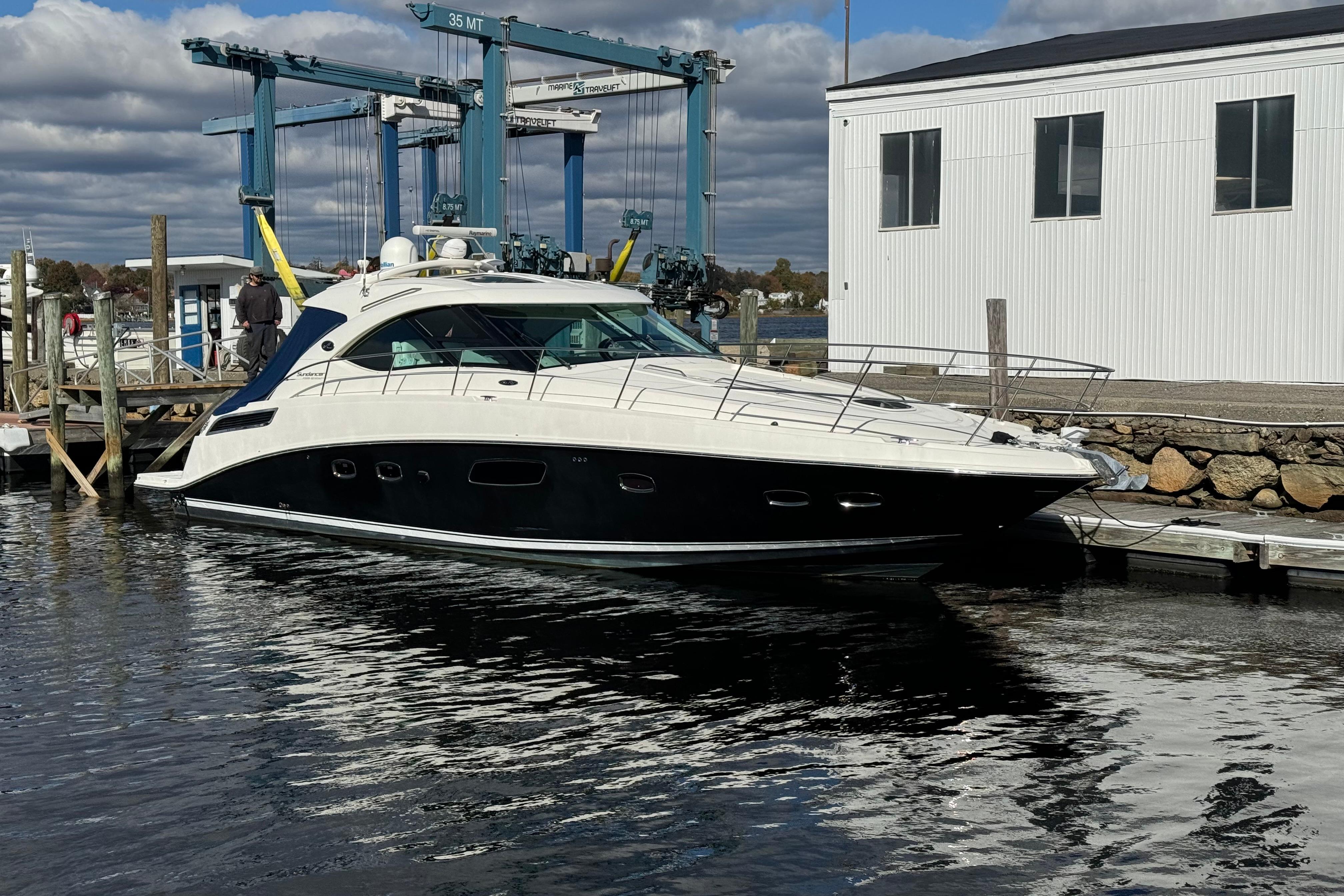 2011 Sea Ray 470 Sundancer