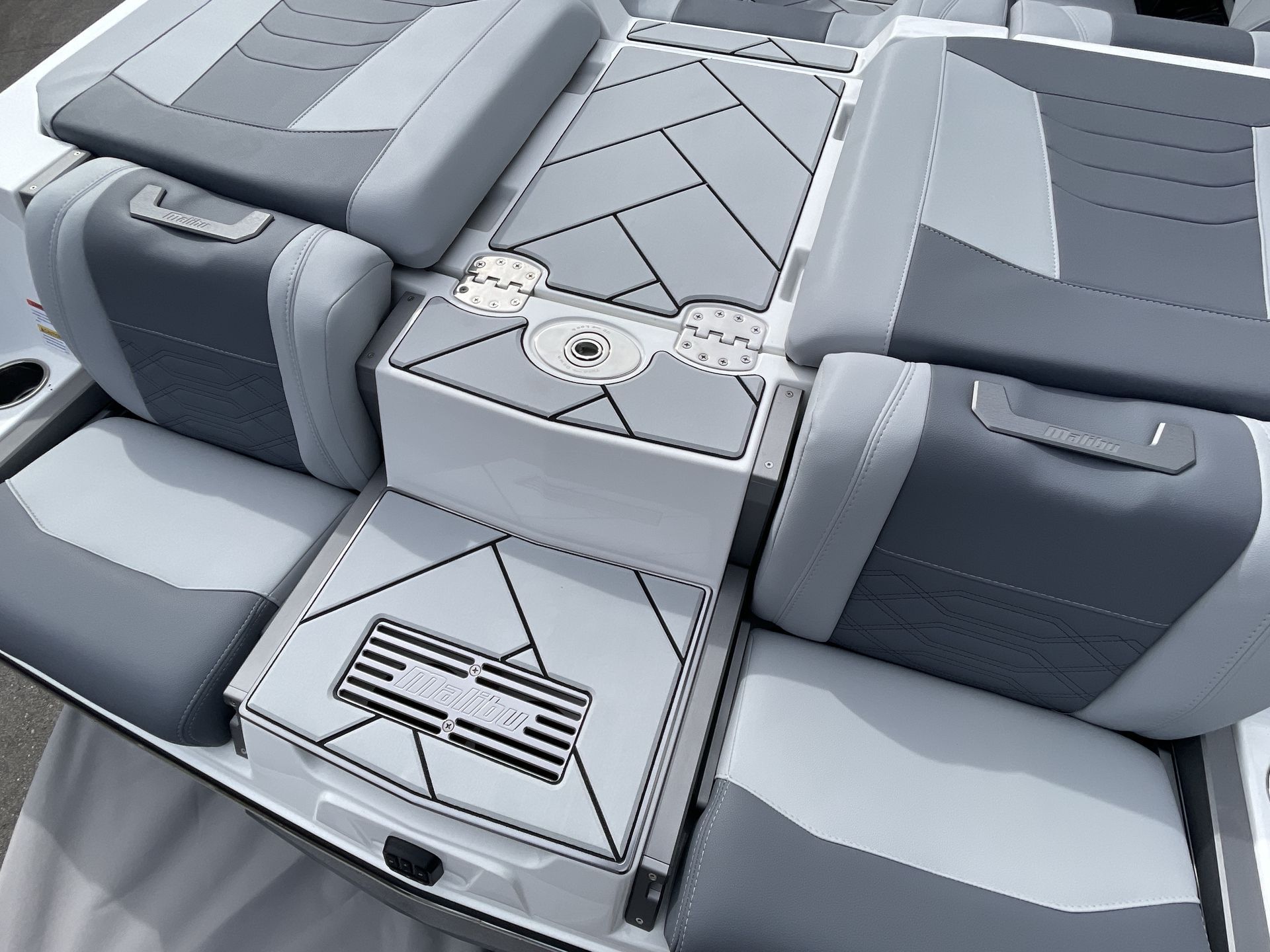 2023 Malibu Wakesetter 25 LSV - 2