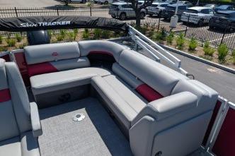 2026 Sun Tracker Party Barge 20 DLX with spacious seating and modern design.