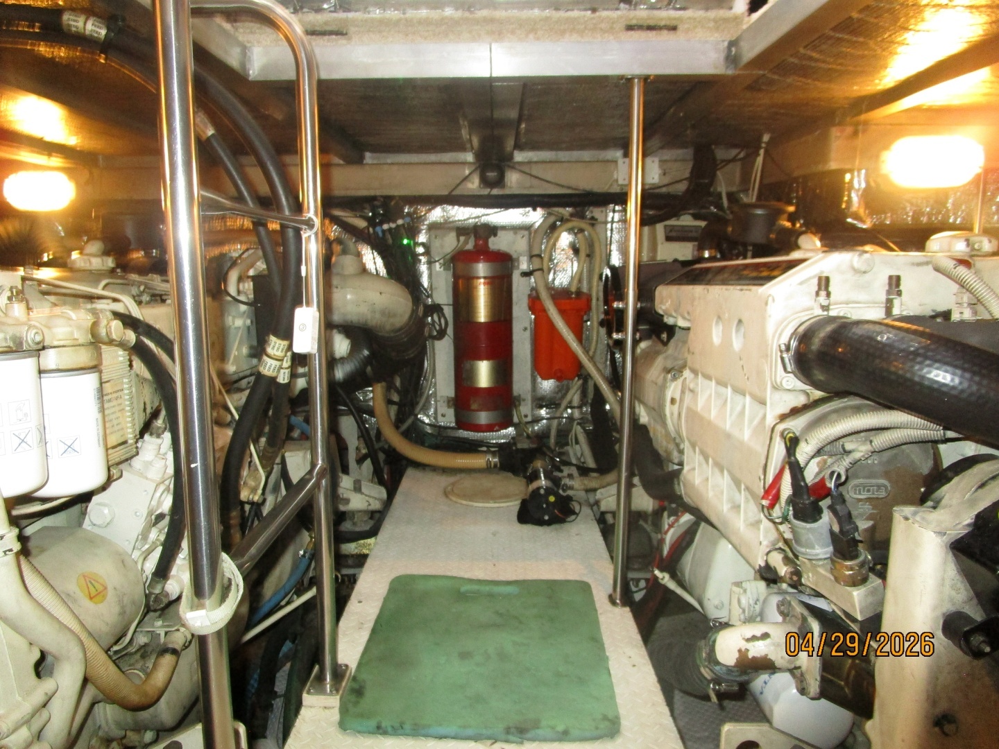 2000 Cruisers Yachts 4450 - Image 57