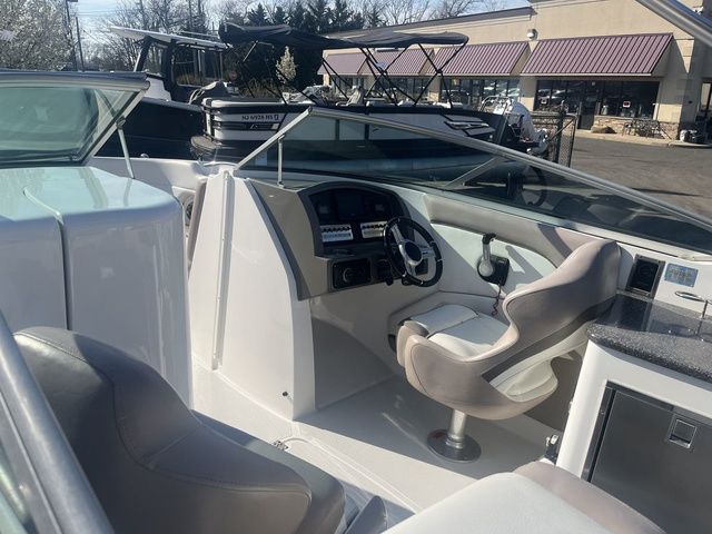 2014 Hurricane SunDeck 2690 OB - 7
