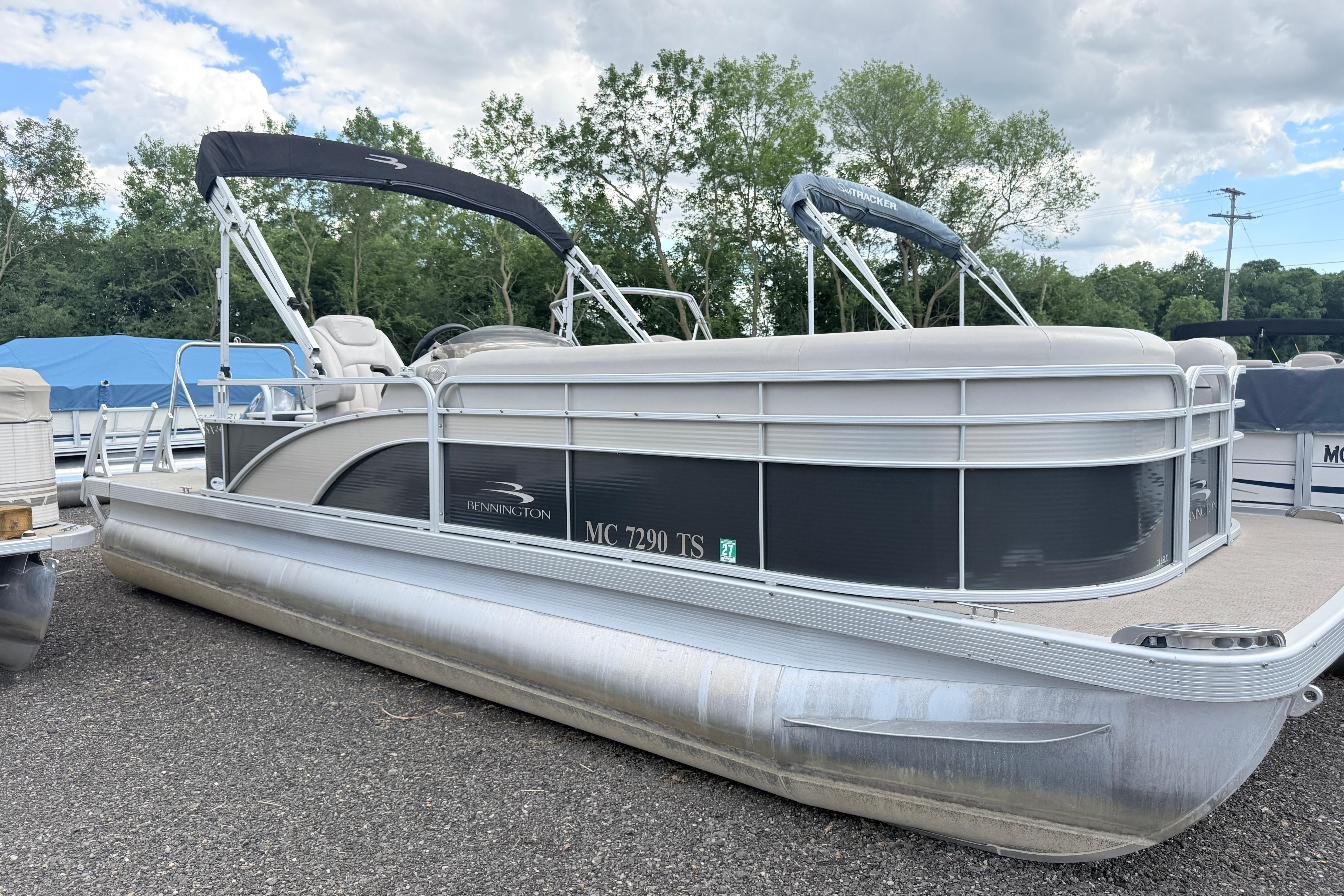 2015 Bennington 24SSLX
