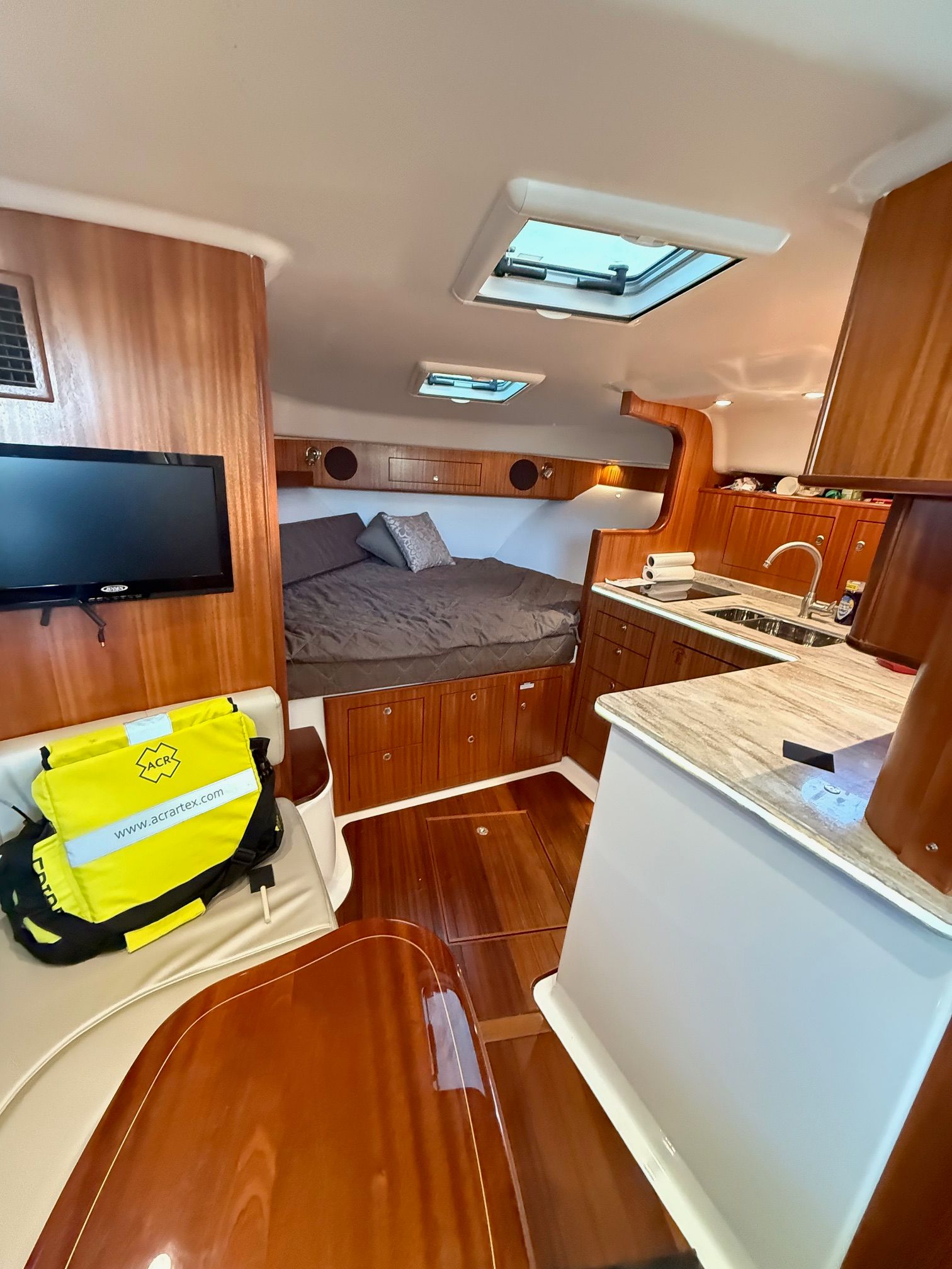 2017 Pursuit OS 385 Offshore - 6