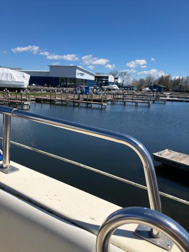 View from 1985 Cruisers Yachts 338 Chateau Vee at marina.