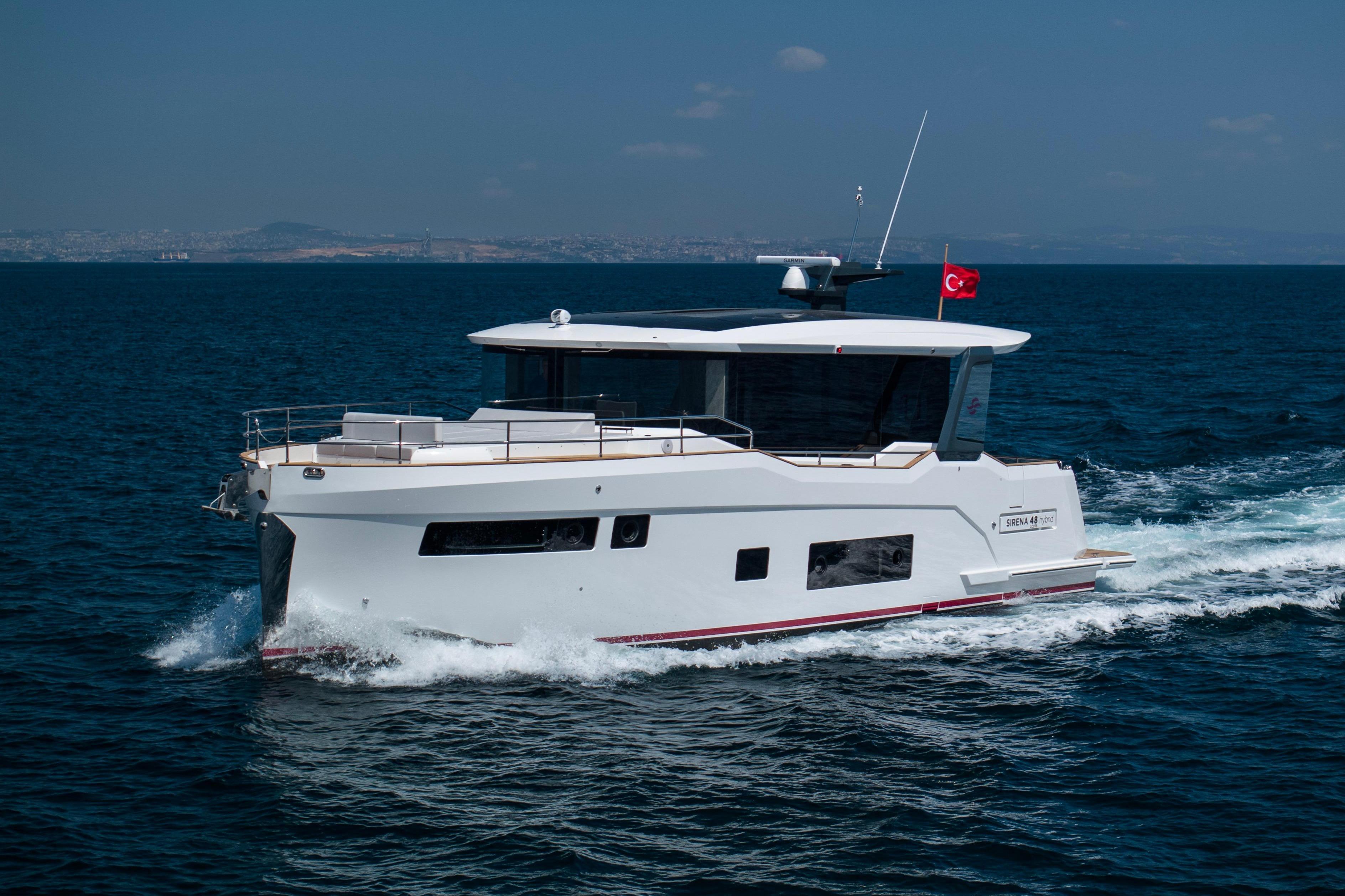 2027 Sirena 48 Coupe