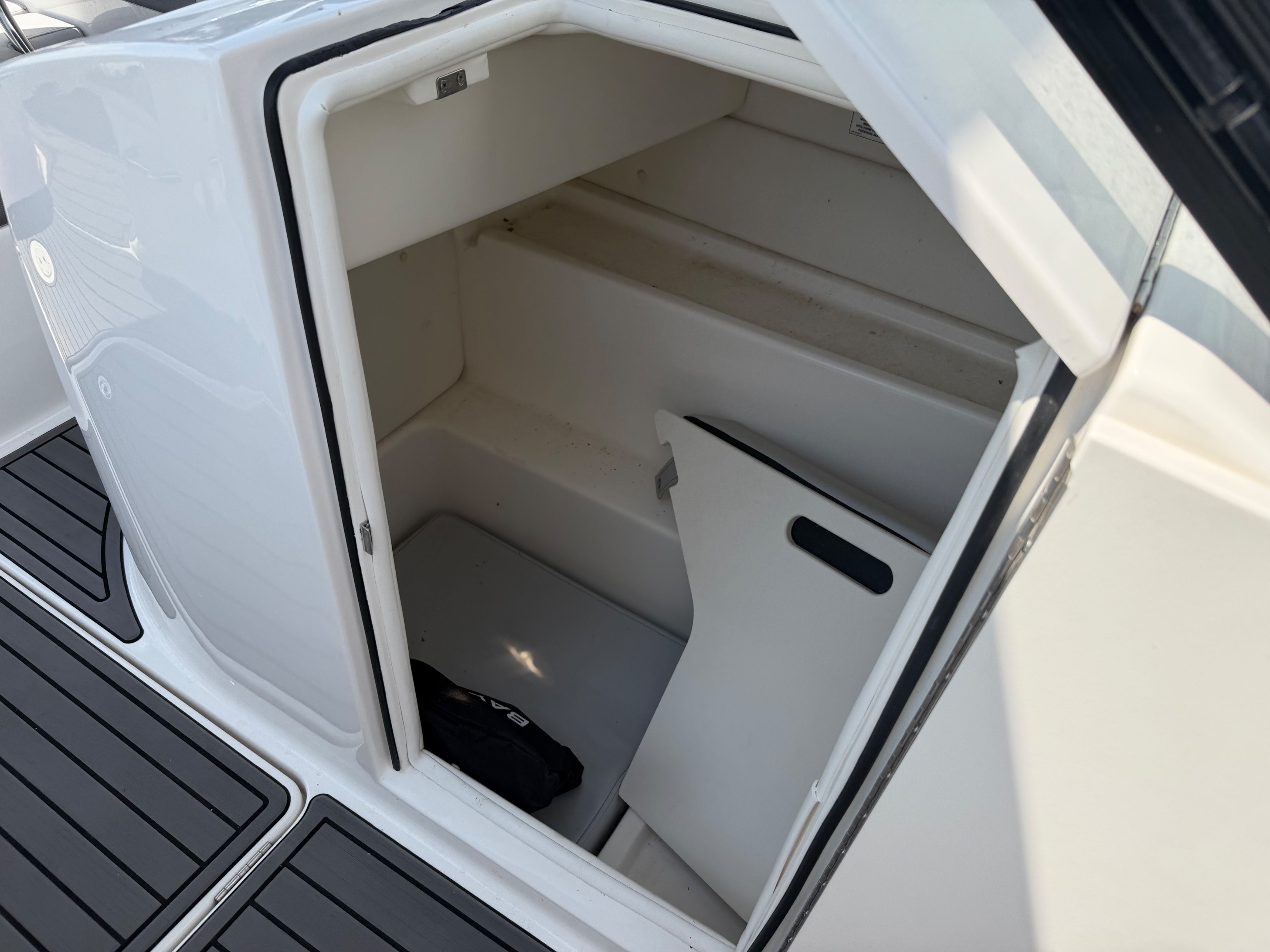 2024 Bayliner VR6 - 8