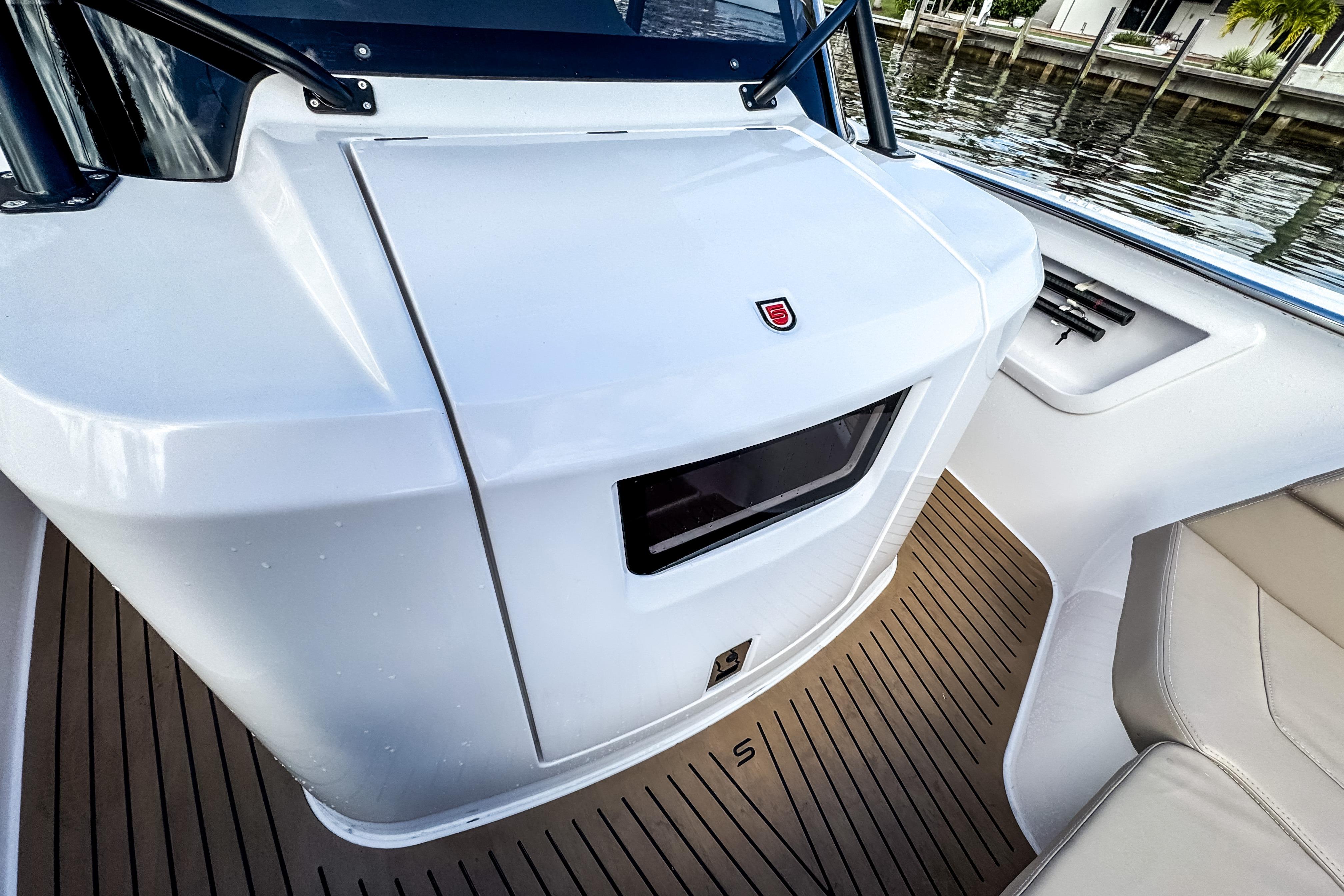 Interior of STERK 31 boat, 2025 model, featuring modern design.