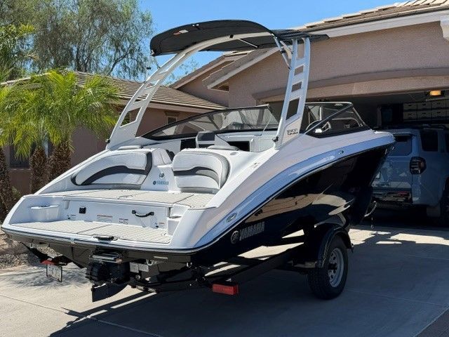 2025 Yamaha Boats 195S - 2