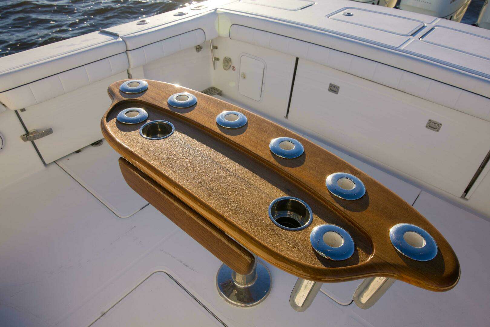 2016 Regulator 41 Center Console - Image 36