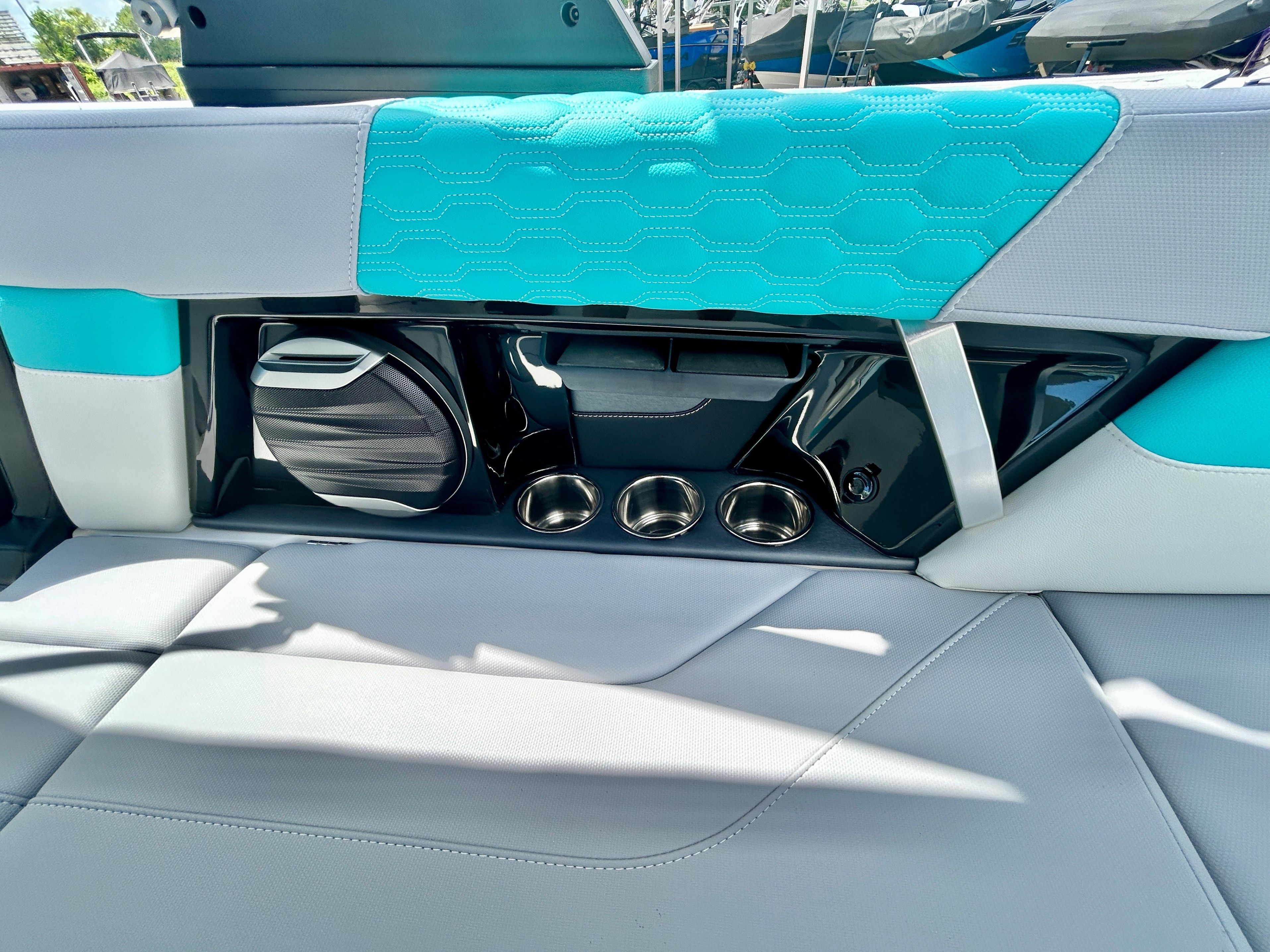 2026 MasterCraft XT22 - 45