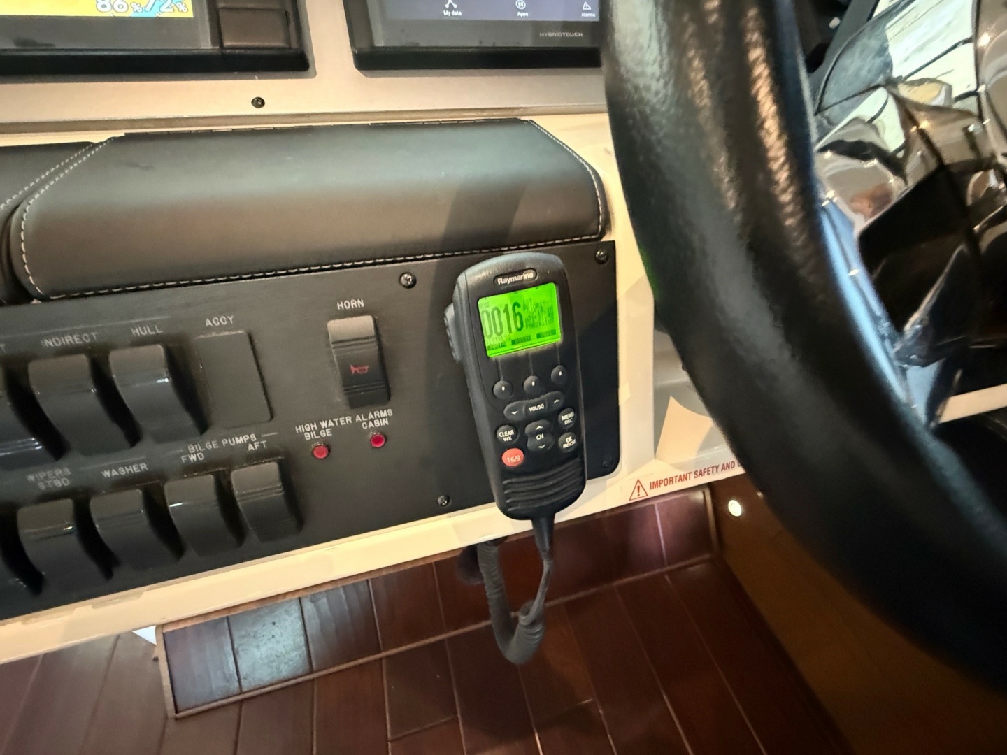 2016 Sea Ray 510 SUNDANCER - Image 16