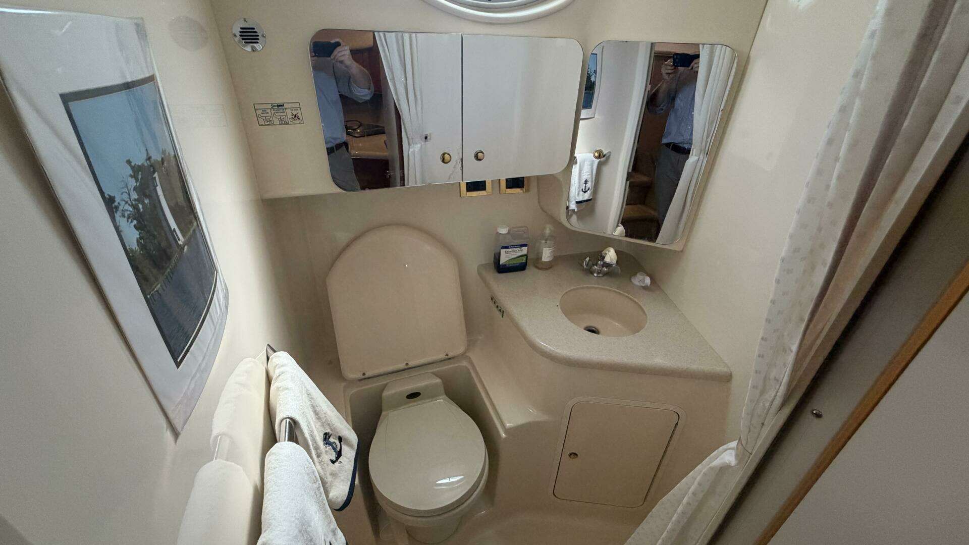 2000 Sea Ray 380 Aft Cabin - 40