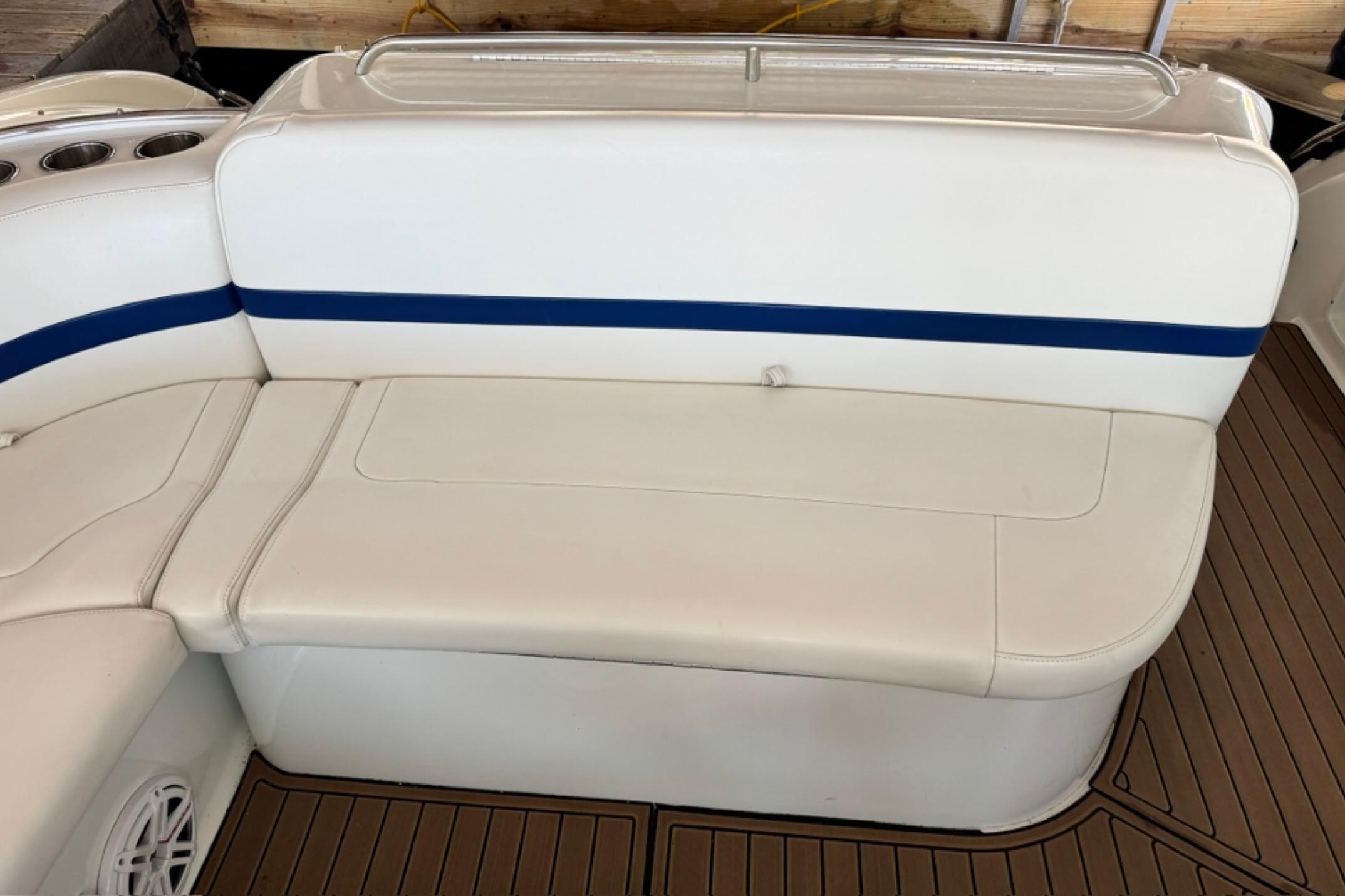 White leather seating on 2008 Formula 400 Super Sport boat, featuring blue accent stripe.