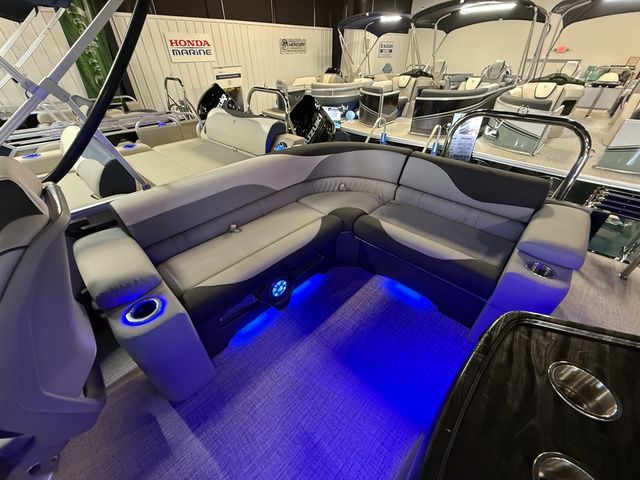 2026 Tahoe LTZ - 23 FT Elite Windshield - 8
